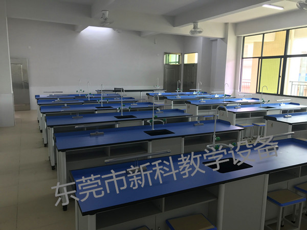 未來教育裝備行業(yè)的發(fā)展趨勢和現(xiàn)代教育技術(shù)的應用