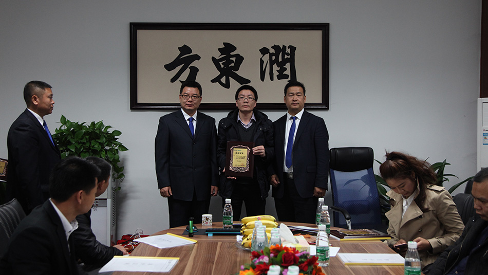 <a href='/' target='1' style='font-size:18px; font-weight:bold; color:#000000;'>美術(shù)室</a>設(shè)計