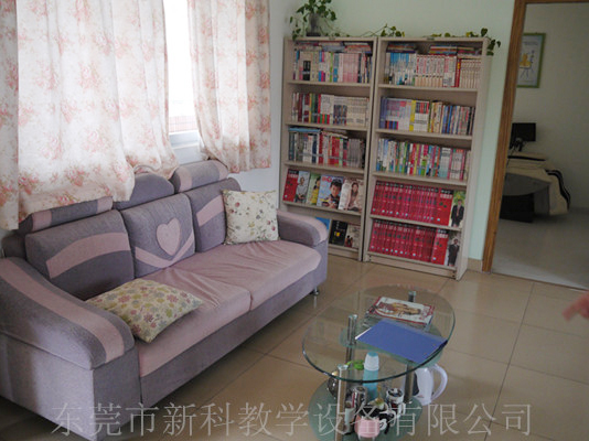 學(xué)校<a href='http://www.bs-laser.com' target='1' style='font-size:14px; font-weight:bold; color:#0080ff;'>心理咨詢室</a>